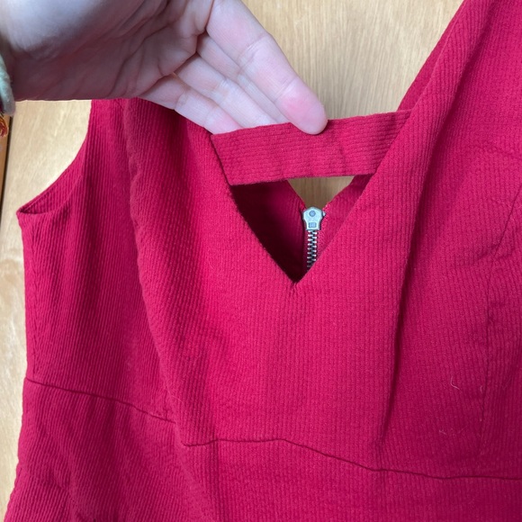 Fun red dress with keyhole - perfect for holiday parties! - Picture 4 of 10